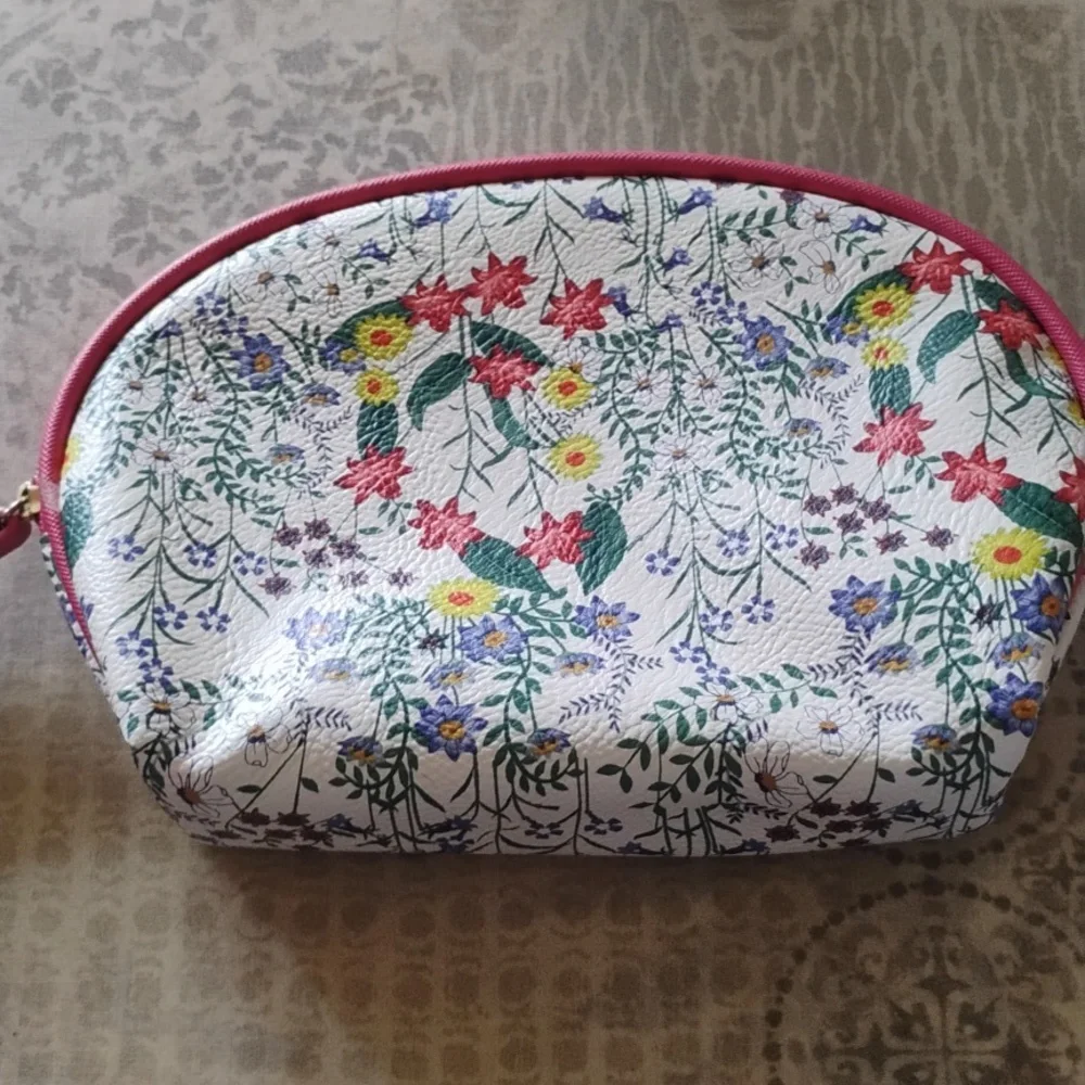 Tahari Cosmetic Bags